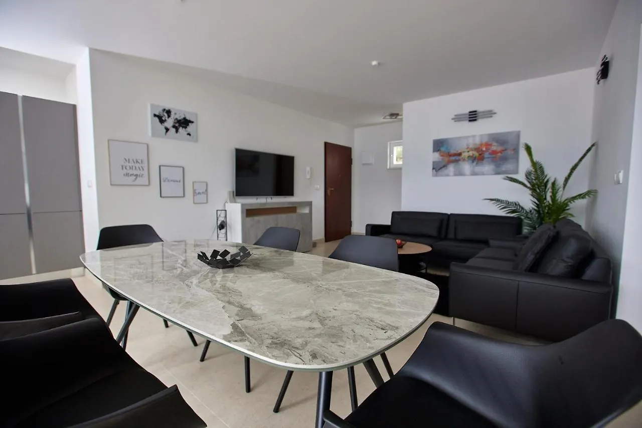 L&L Luxury Apartment 1 Donji Okrug