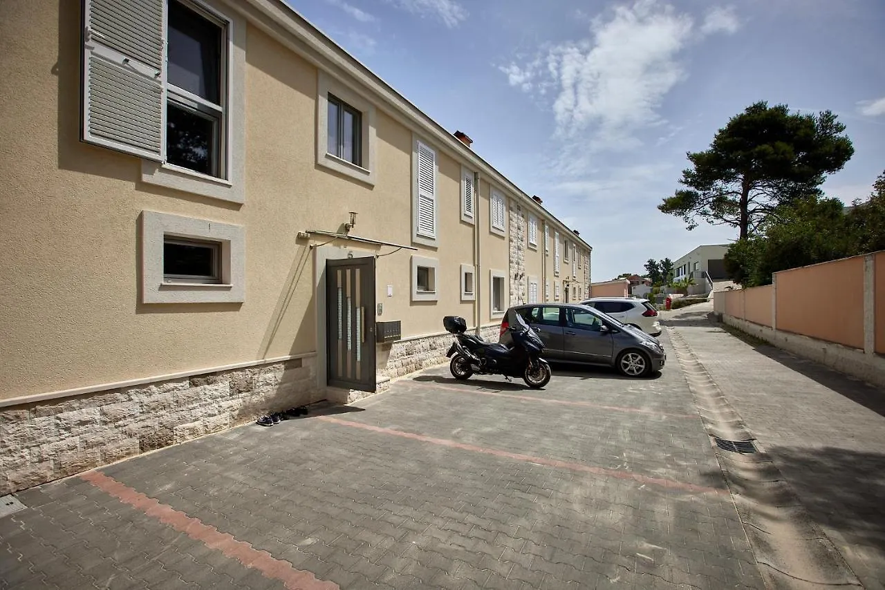 L&L Luxury Apartment 1 Donji Okrug