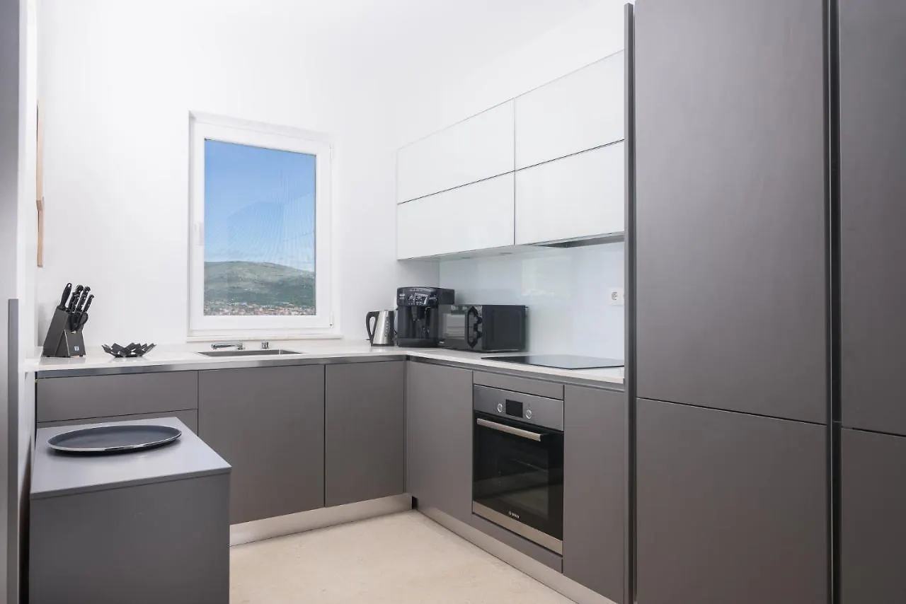 L&L Luxury Apartment 1 Donji Okrug
